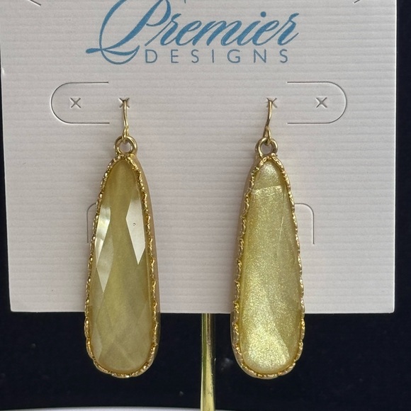 Premier Designs Elongated Teardrop Iridescent Gold Tone Dangling Earrings 2.25in - Picture 7 of 10